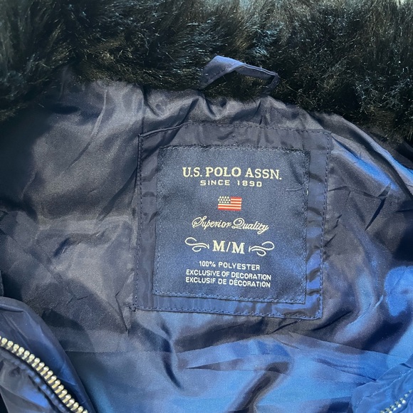 U.S POLO ASSN sleeveless puffer jacket - Picture 3 of 10